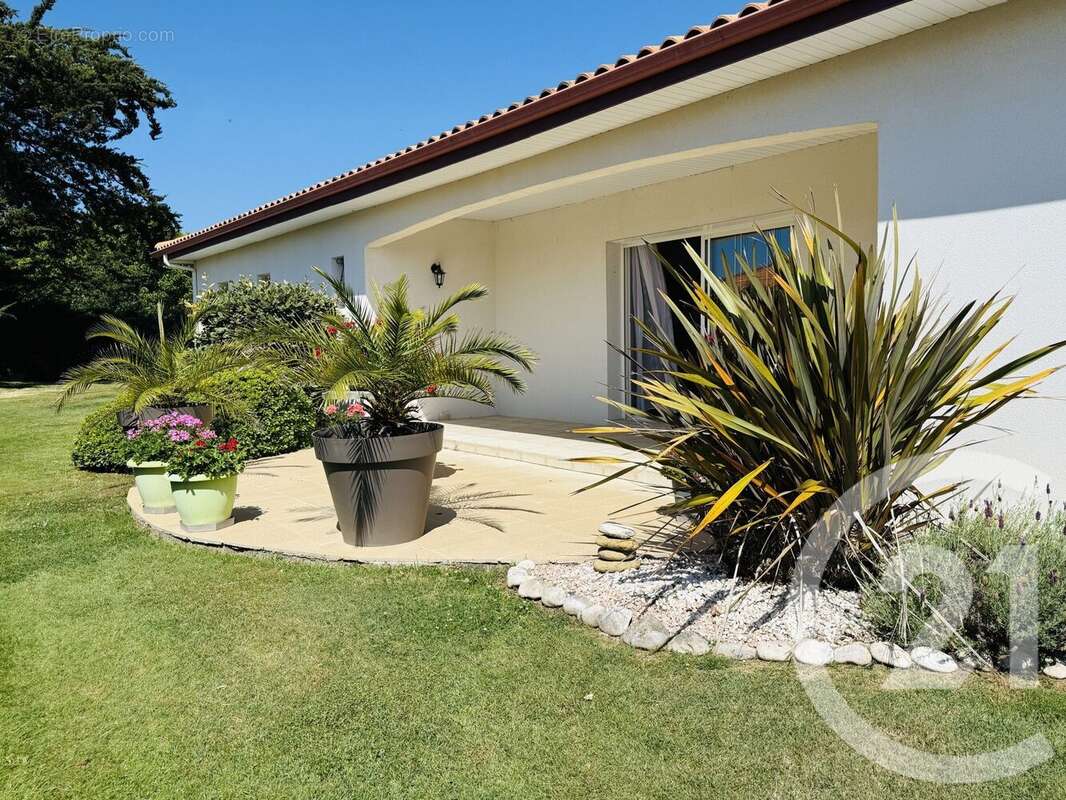 Maison à TALMONT-SAINT-HILAIRE