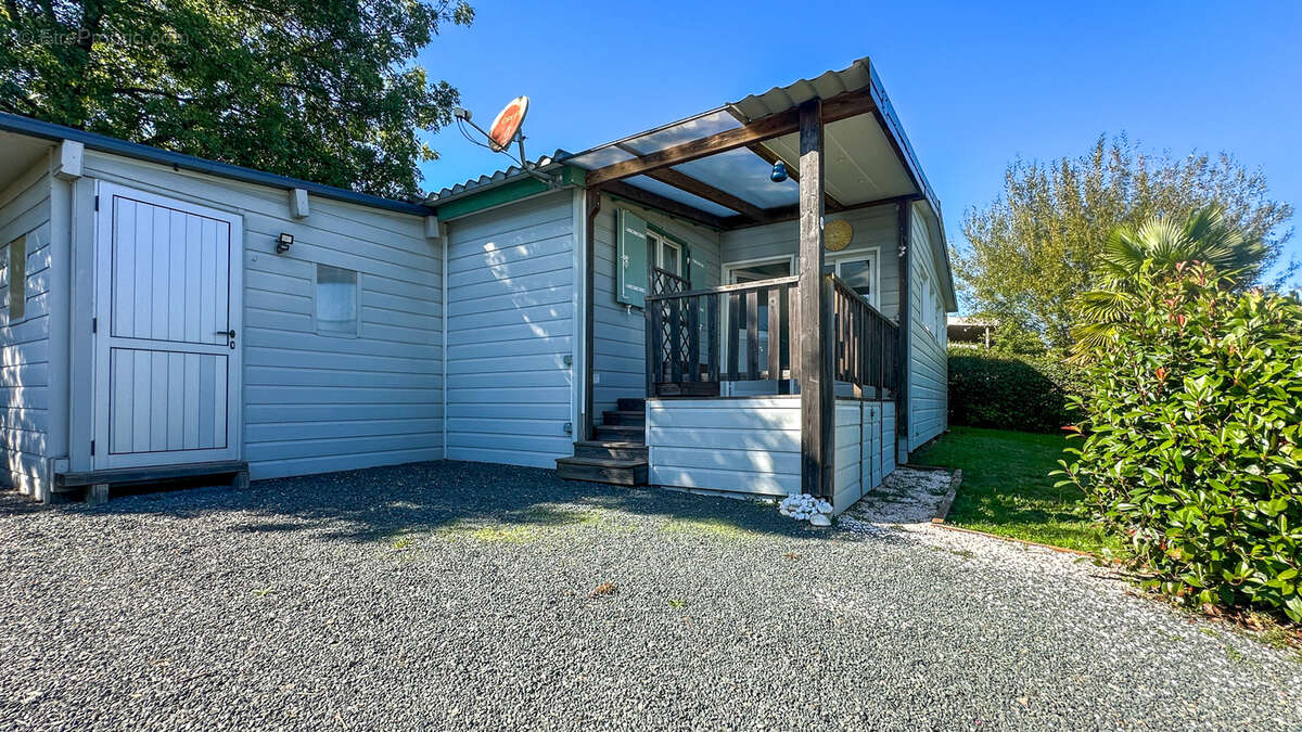 Maison à MOUTIERS-LES-MAUXFAITS