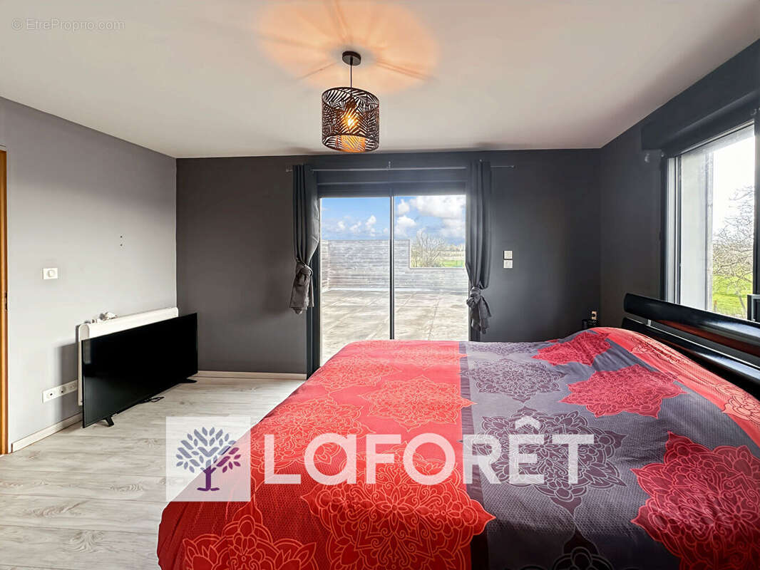 Maison à PREGUILLAC