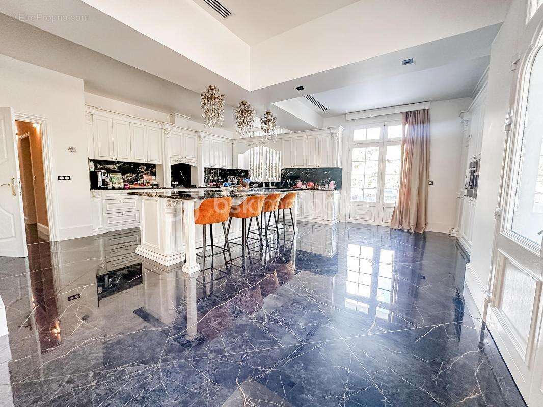 Maison à DAMMARIE-LES-LYS