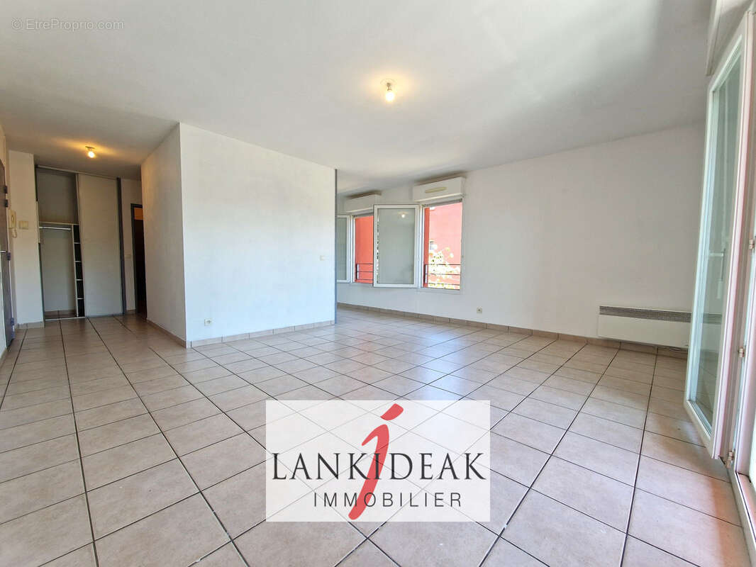 Appartement T3 de 63 m2 avec place de parking privative - photo 2