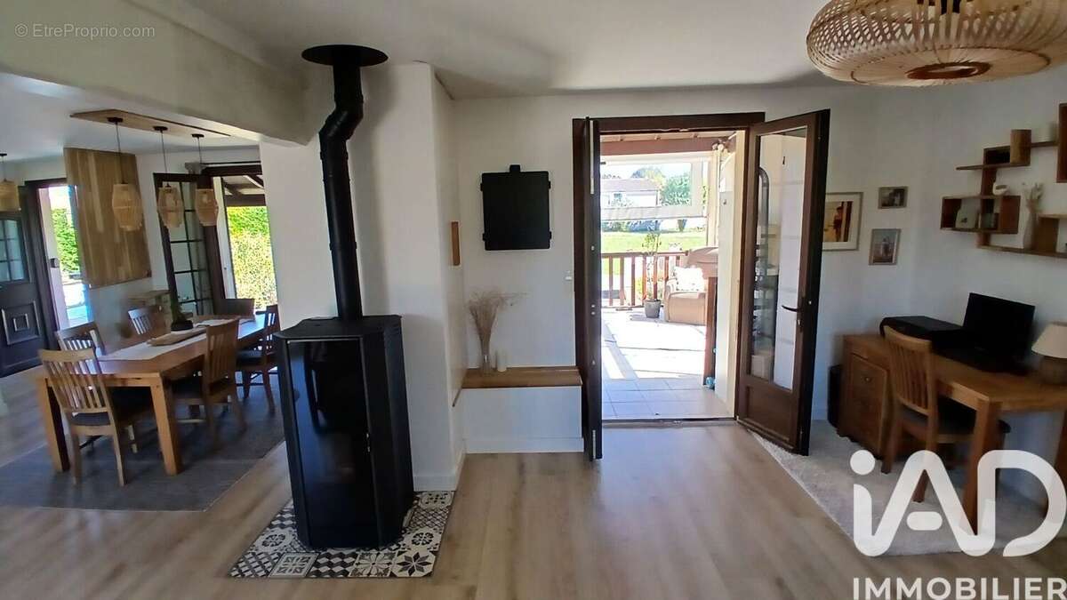 Photo 4 - Maison à SAINT-GEORGES-DES-COTEAUX