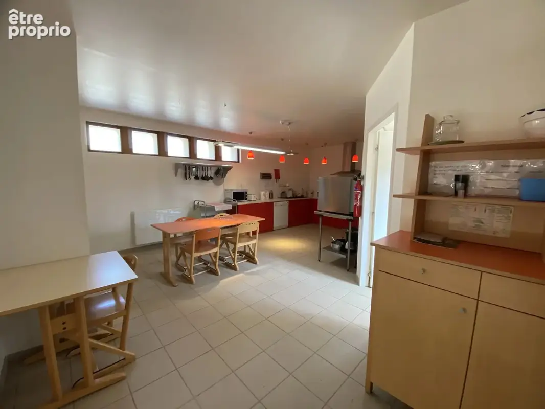 Ensemble immobilier situé dans un secteur tranquille et central - photo 4