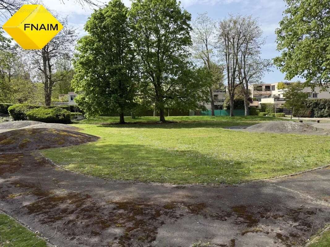 Appartement à SAULX-LES-CHARTREUX