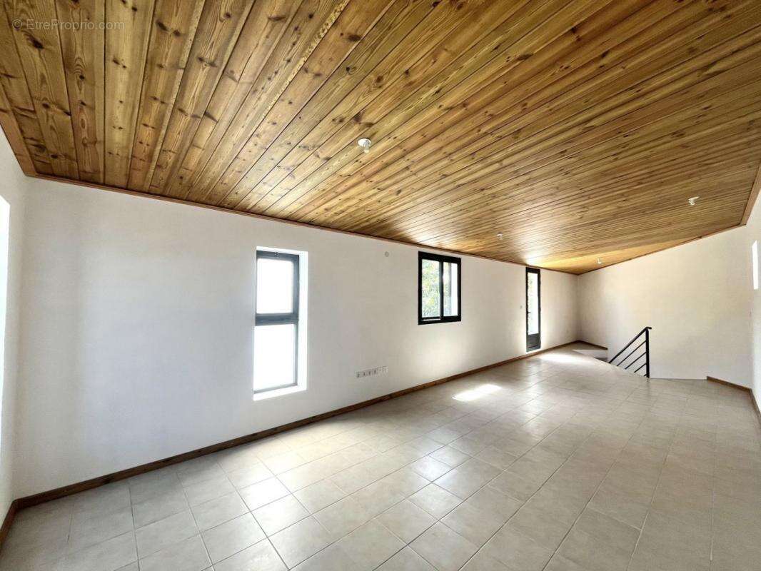 Maison à L&#039;ETANG-SALE