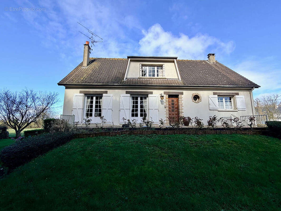 Maison à DAMIGNY