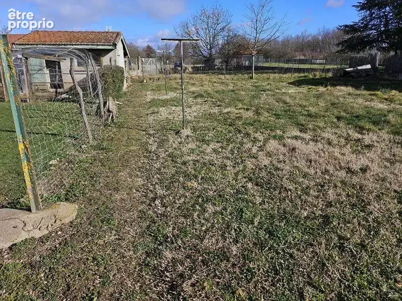Terrain 1330 m² à Saint-Laurent-La-Conche  - photo 2