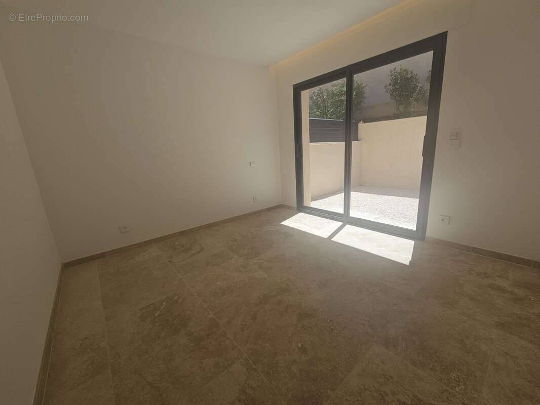 Villa neuve de 6 pieces avec piscine sur terrain de 700 m2 - photo 9