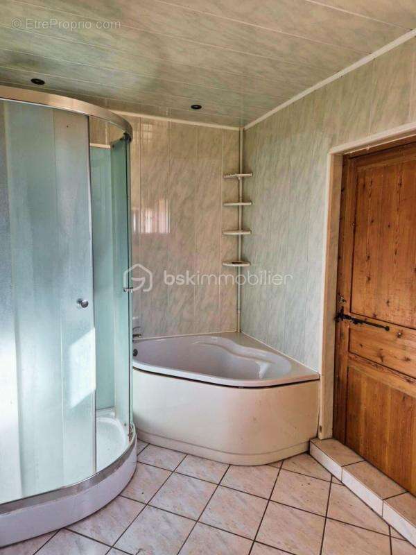 EXCLUSIVITÉ à vendre Maison 111 m² Terrain clos de 1 629 m², deux Dépendances et Garage – Gros potentiel à personnaliser - photo 6
