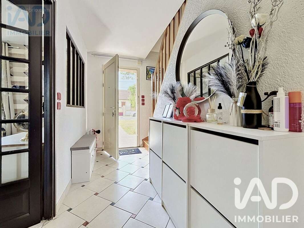 Maison 108 m² à Courtisols  - photo 7