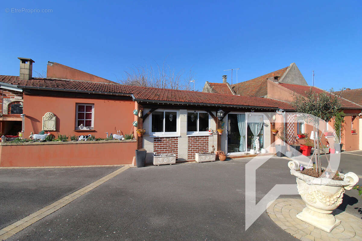 Maison à GRANDFRESNOY