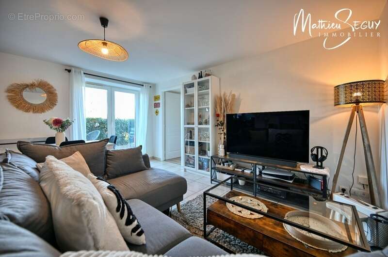 Appartement à COURZIEU