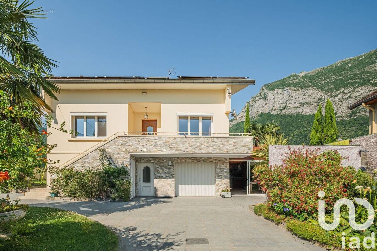 Photo 1 - Maison à SAINT-EGREVE