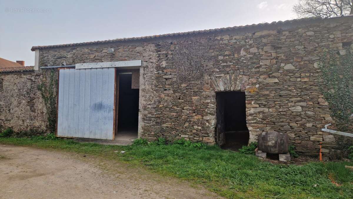 Maison à LE LOROUX-BOTTEREAU