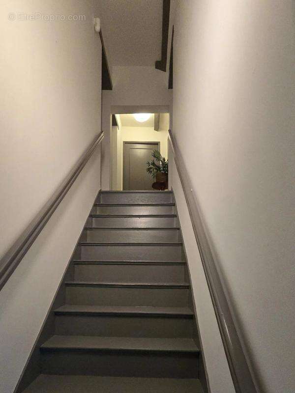 Maison à SAINT-LAURENT-DES-COMBES