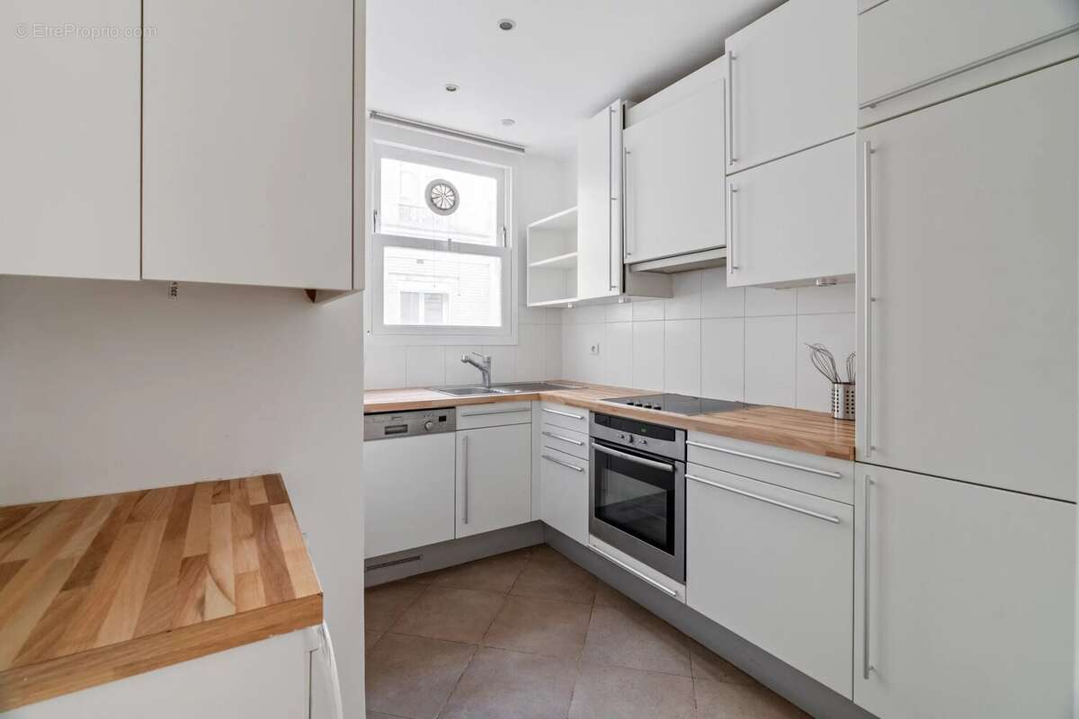 Appartement à PARIS-17E