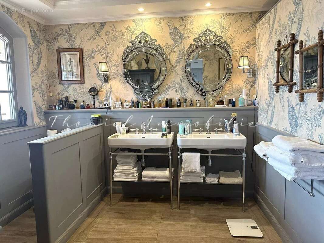 Maison à LA GARDE-FREINET