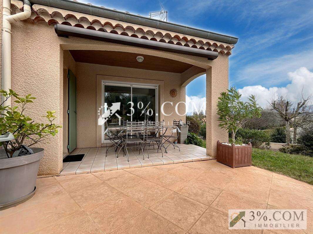 Maison à MONTELEGER