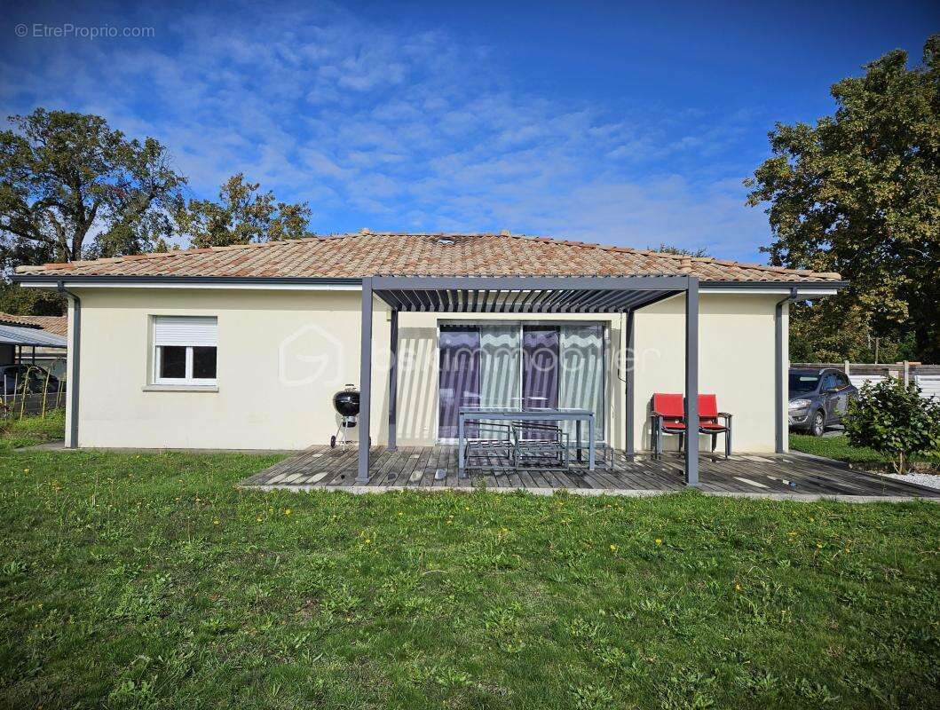 Maison à PARENTIS-EN-BORN