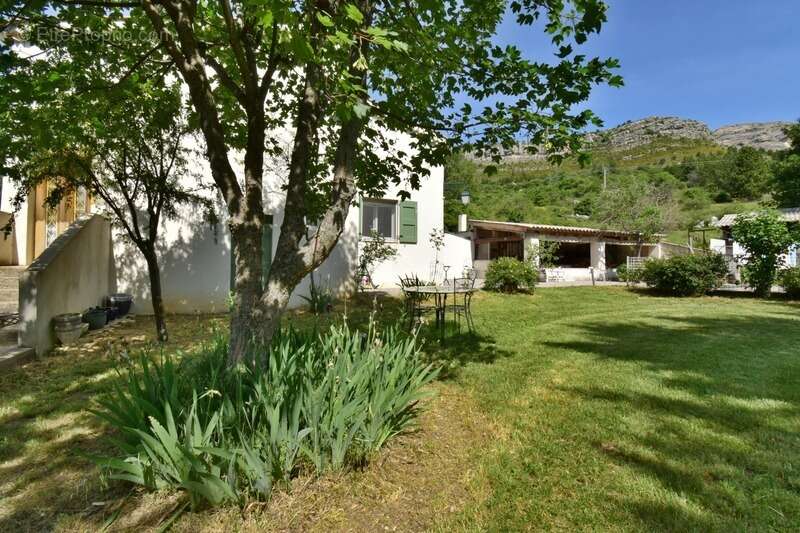 Propriété de 210 m² avec appartement indépendant, 1,65 ha de terrain et dépendances - photo 24