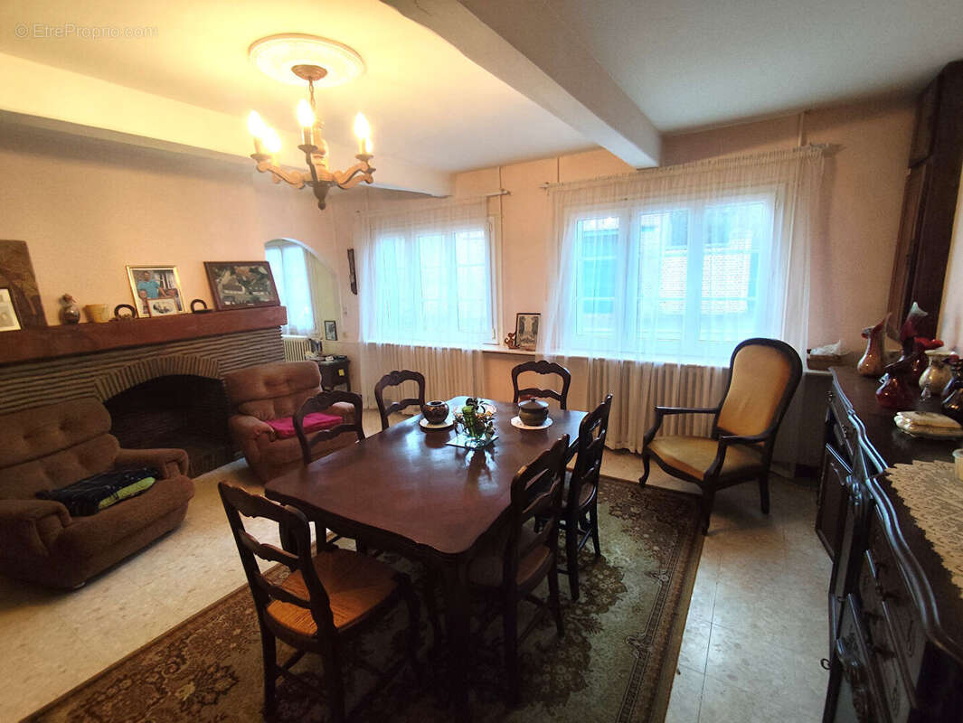 Maison à BEAULIEU-LES-FONTAINES