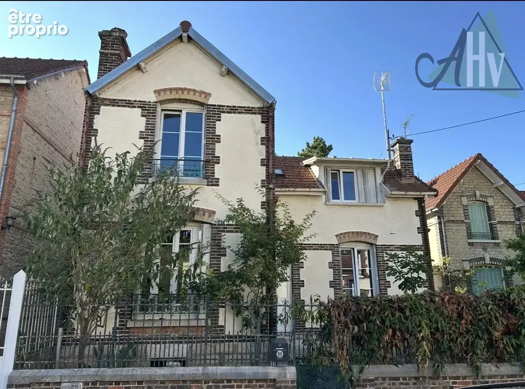 Maison bourgeoise rénovée avec jardin à quelques minutes du centre ville de Troyes - photo 1