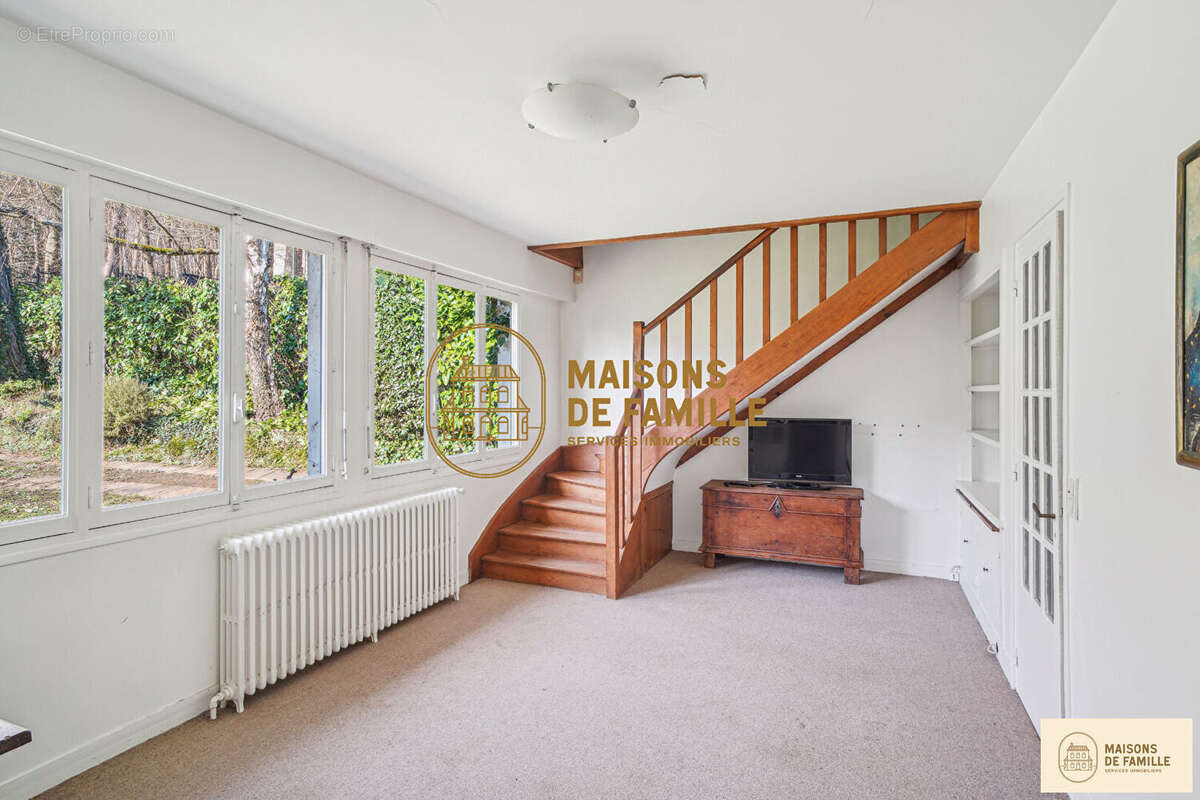 Maison à LA CELLE-SAINT-CLOUD