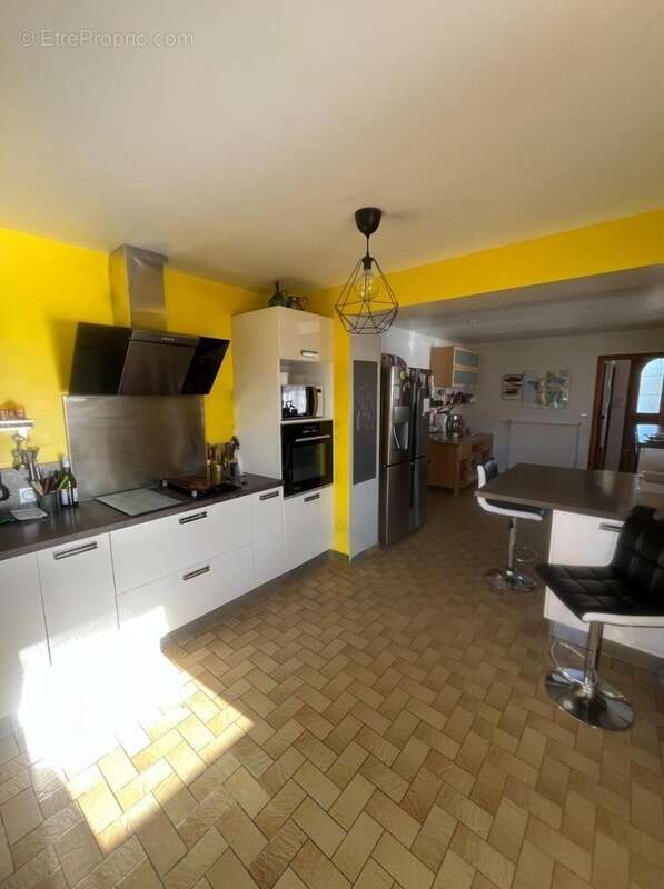 Maison à SAINT-JEAN-D'ANGELY