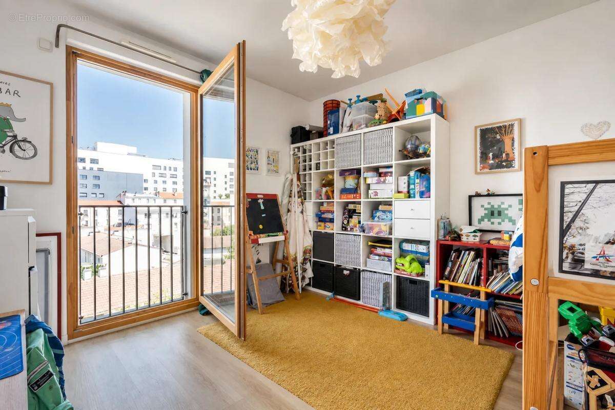 Dernier étage avec terrasse, parking et 3 chambres – T4 familial - photo 5