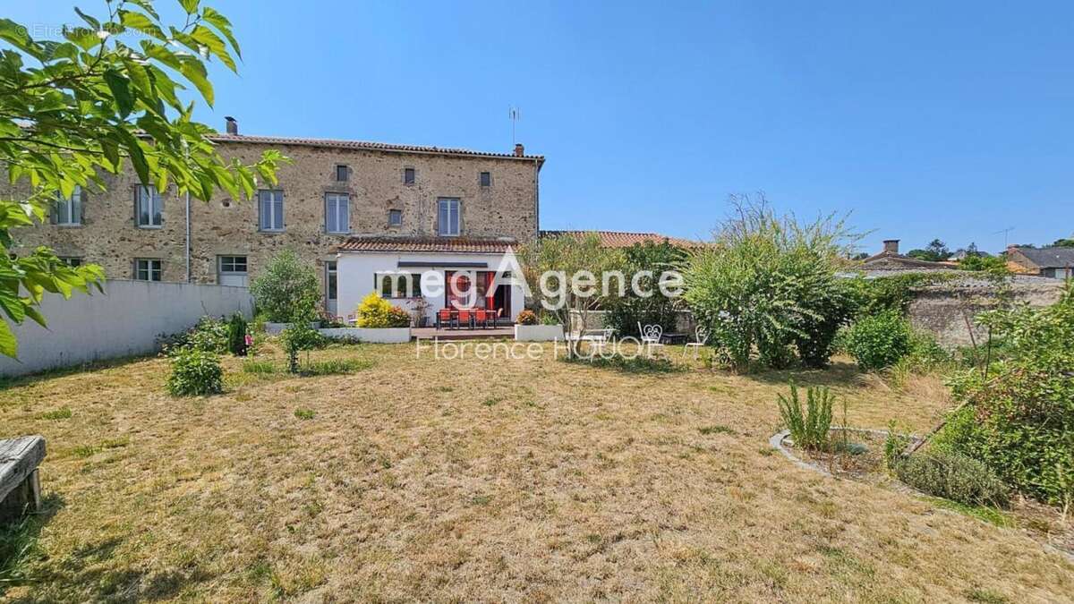 Maison de caractère en pierre rénovée - photo 9