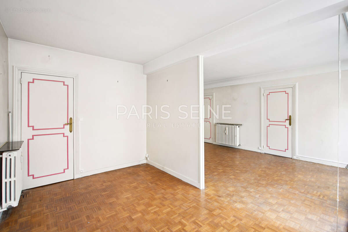 Appartement à PARIS-15E