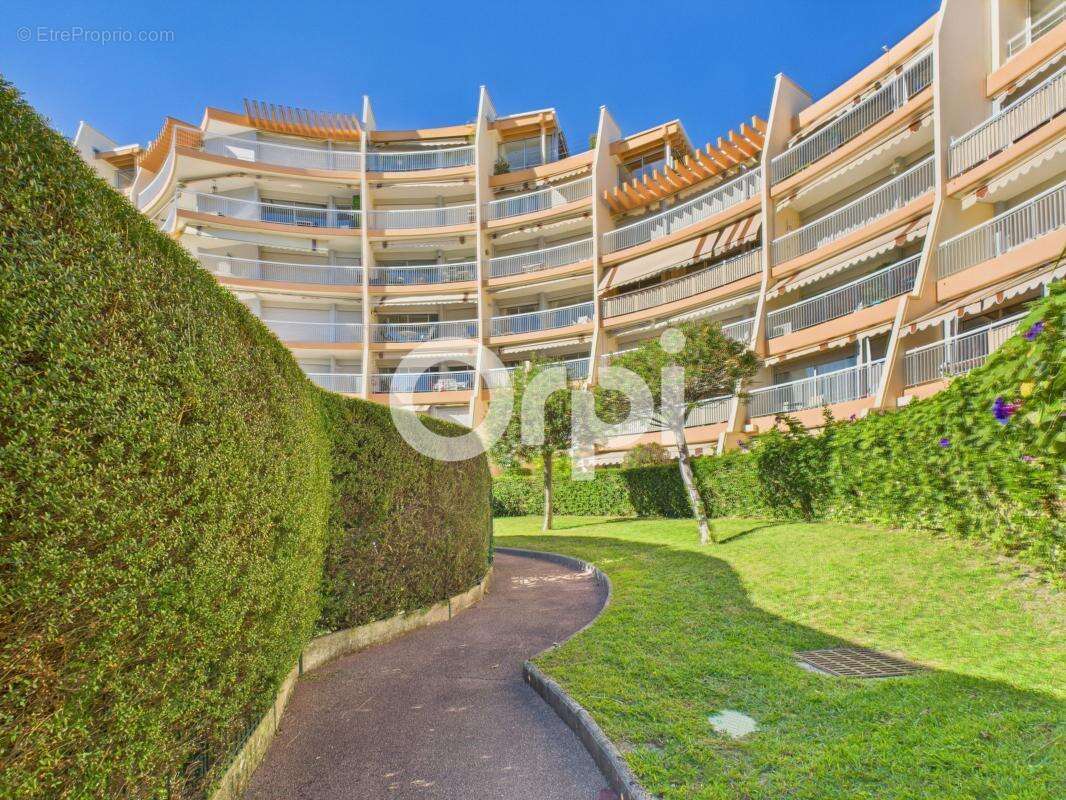 Appartement à MANDELIEU-LA-NAPOULE