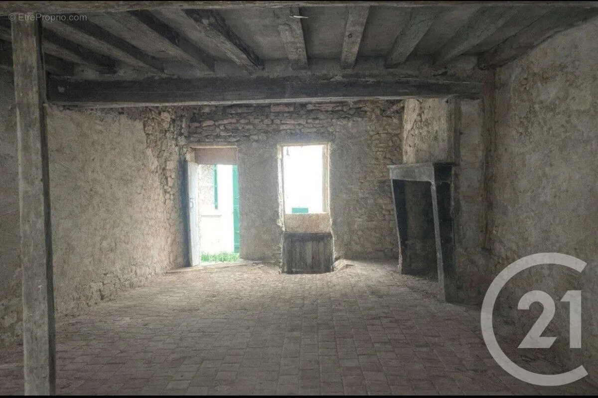 Maison à VARZY