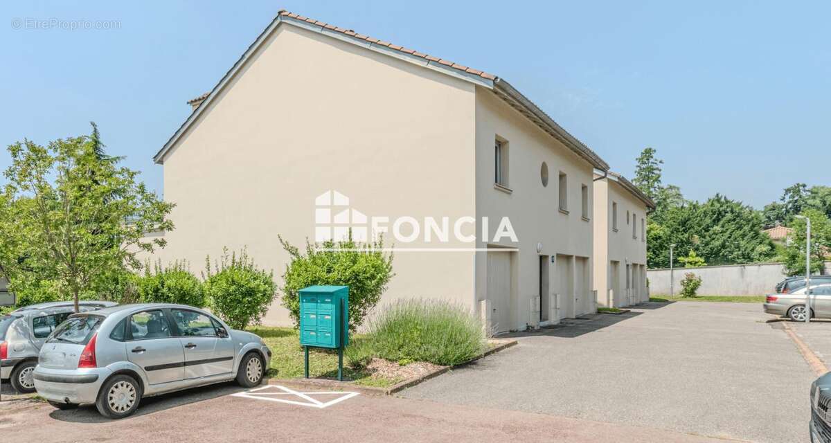 Appartement à FONTAINES-SUR-SAONE
