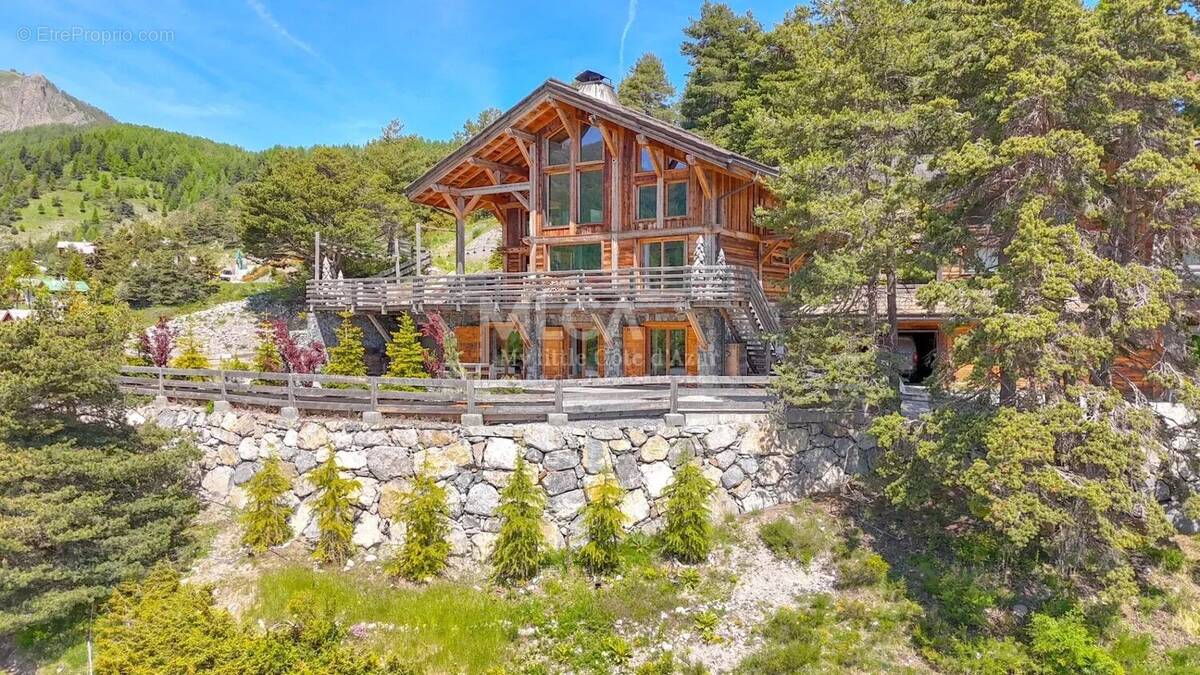 Maison à SAINT-ETIENNE-DE-TINEE