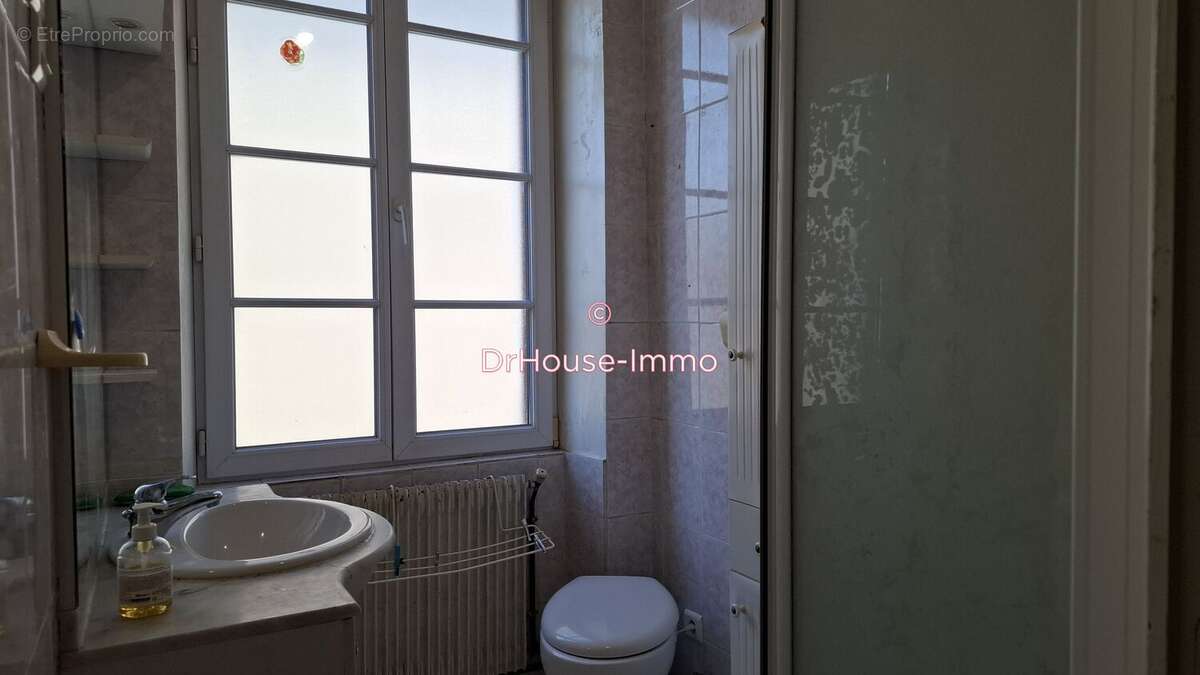 Maison 141 m² à Ruelle-Sur-Touvre  - photo 9