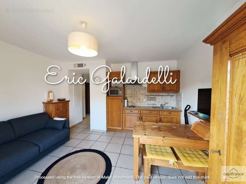 À vendre — T1 meublé 24 m²  Propriano (20) centre-ville, à deux pas du port et des plages - photo 5