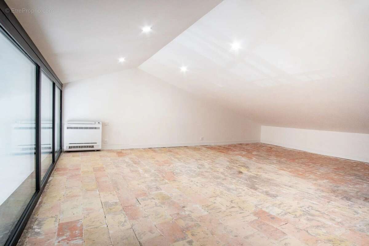 Appartement à POURRIERES