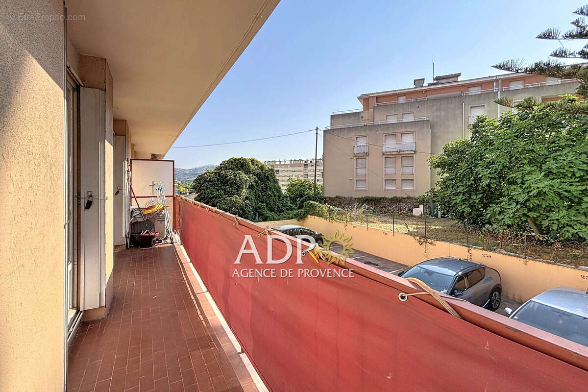 Appartement 42 m² à Saint-Laurent-Du-Var  - photo 8