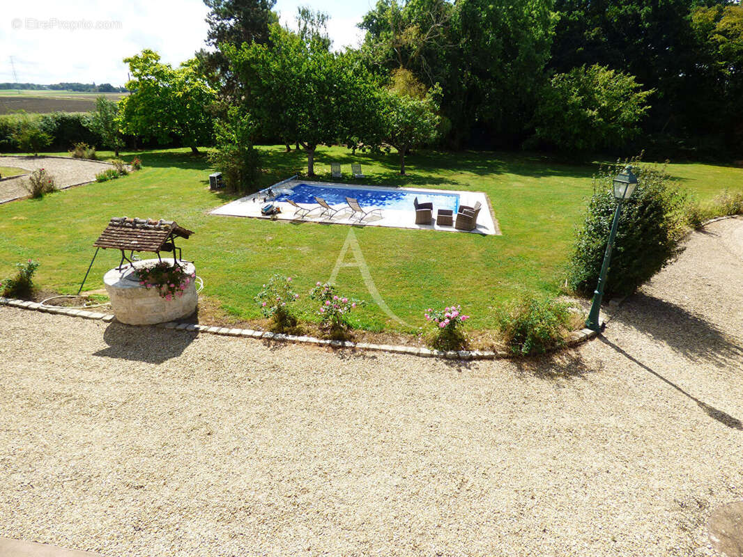 Maison à MONTBARROIS