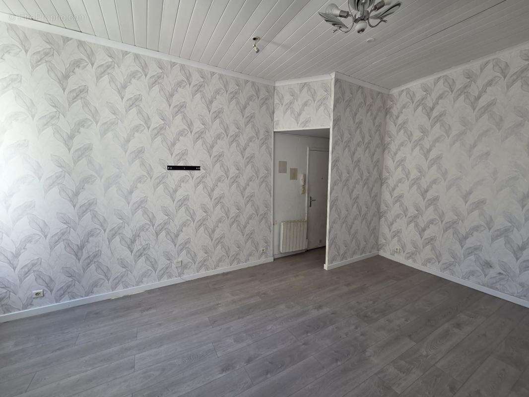 Appartement à MARSEILLE-4E