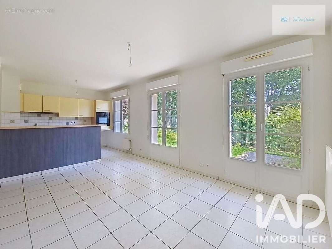 Photo 3 - Appartement à SAINT-FARGEAU-PONTHIERRY