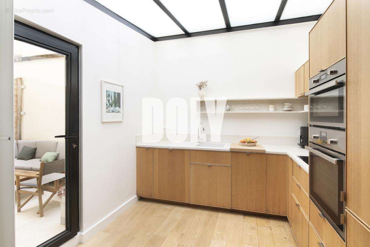 Appartement à PARIS-11E