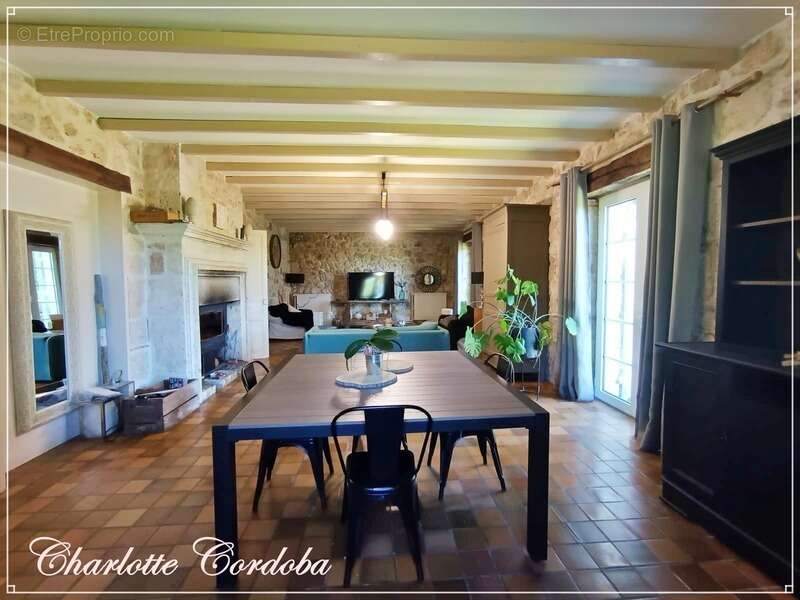 Maison à AIGUILLON