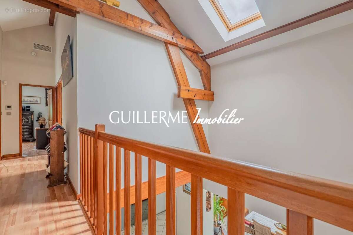 Maison à LA TOUR-DE-SALVAGNY