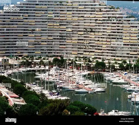 Commerce 110 m² à vendre à Villeneuve-Loubet (06270) - photo 2