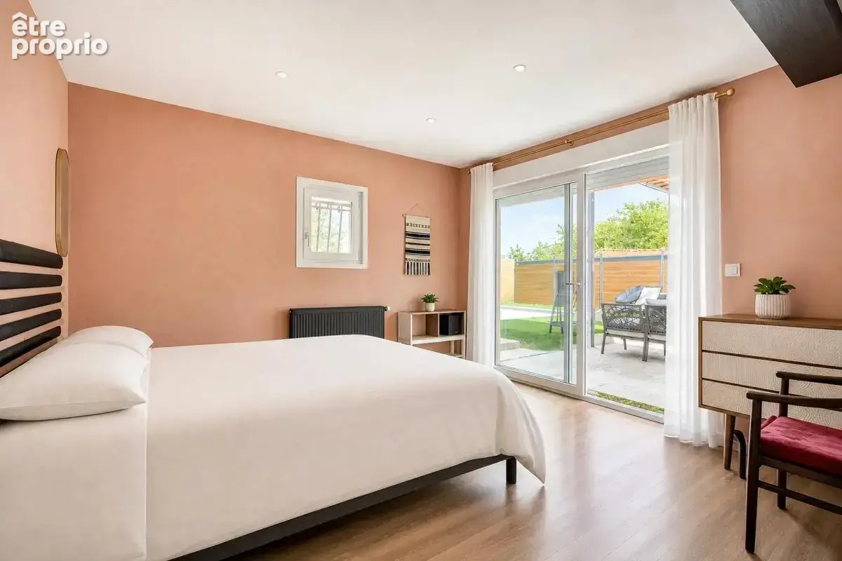 Maison familiale, piscine, jacuzzi et espaces extérieurs - photo 8
