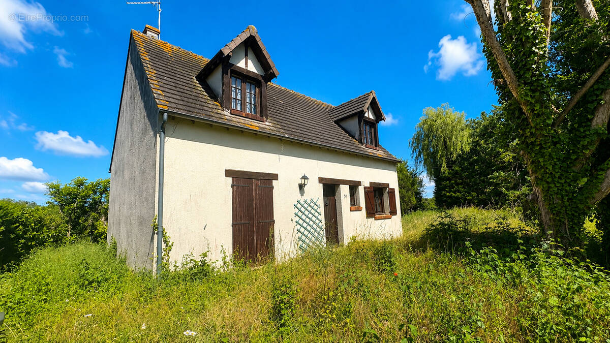 Maison à THIERS-SUR-THEVE