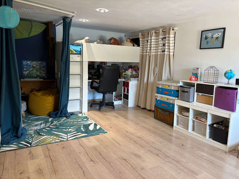 Maison en pierre , pleine de charme - 3 Chambres et mezzanine - COURNON - photo 15