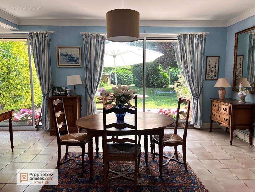 Sainte-Marine, Maison d'architecte 162 m², Terrain de 1 019 m² , Plage à pied - photo 7